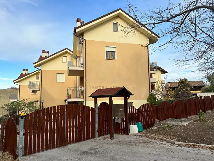 Immagine 1 di Multiproprietà in vendita  in Via Colle Petrano 100 a Casalincontrada