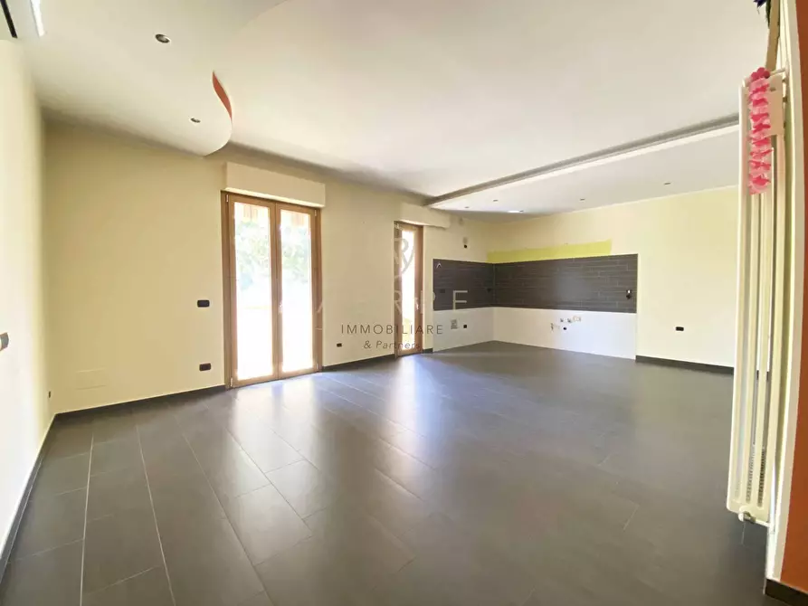 Immagine 1 di Appartamento in vendita  in Strada Colle Renazzo 171 a Pescara