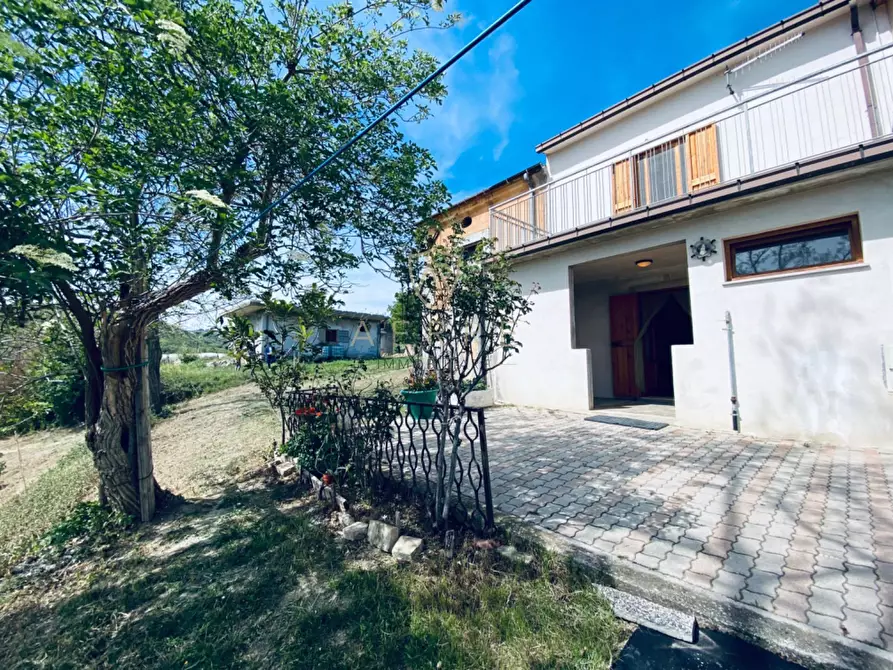 Immagine 2 di Villetta a schiera in vendita  in C.da Casa Andreassi 13 a Abbateggio