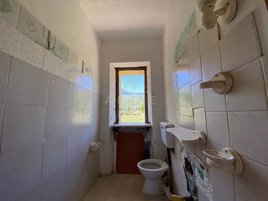 Immagine 10 di Casa indipendente in vendita  in Via Campo Mirabello a Brittoli