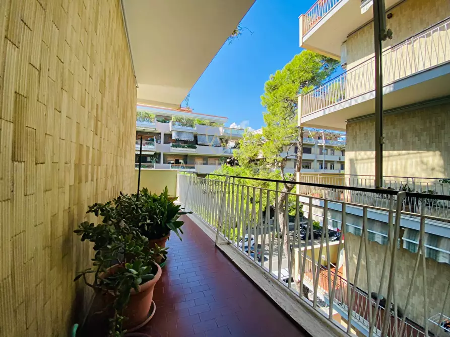 Immagine 22 di Appartamento in vendita  in Viale Kennedy 78 a Pescara