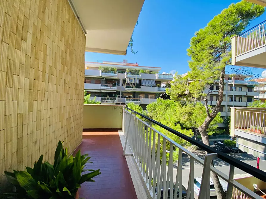 Immagine 23 di Appartamento in vendita  in Viale Kennedy 78 a Pescara