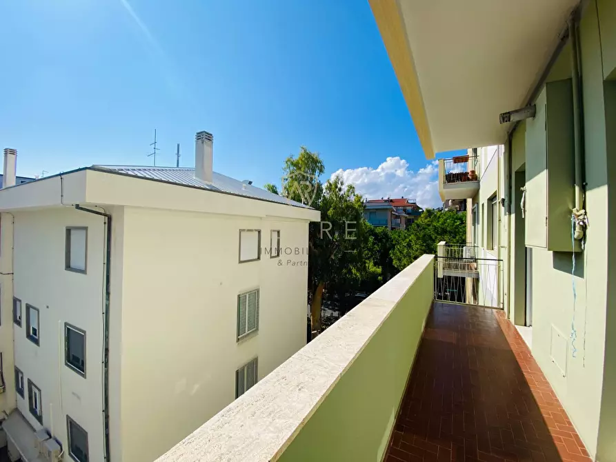 Immagine 46 di Appartamento in vendita  in Viale Kennedy 78 a Pescara