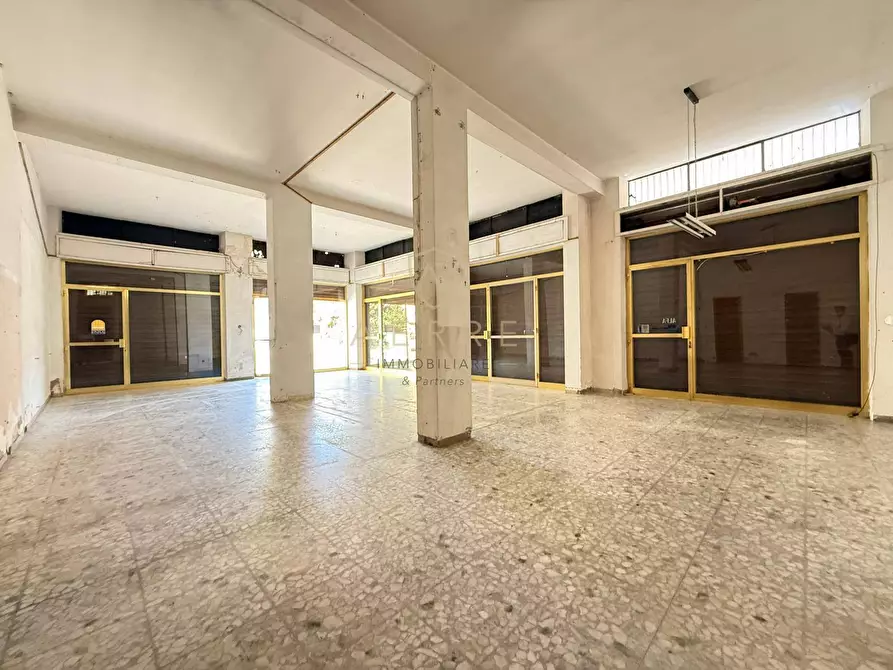 Immagine 3 di Locale commerciale in vendita  in Via del Circuito 232 - 234 a Pescara