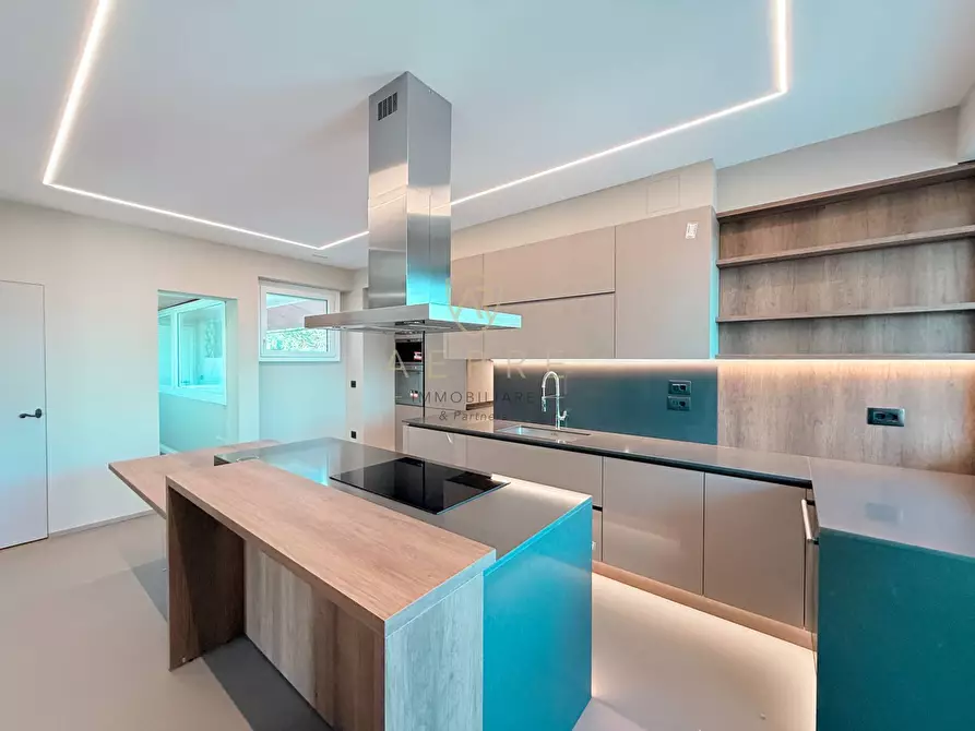 Immagine 14 di Attico in vendita  in Via Solferino 131 a Pescara