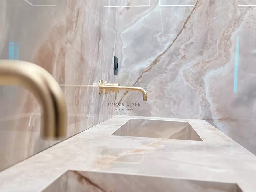 Immagine 42 di Attico in vendita  in Via Solferino 131 a Pescara