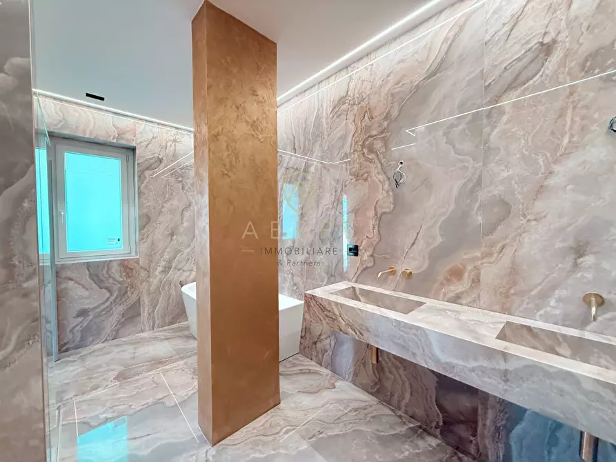 Immagine 41 di Attico in vendita  in Via Solferino 131 a Pescara