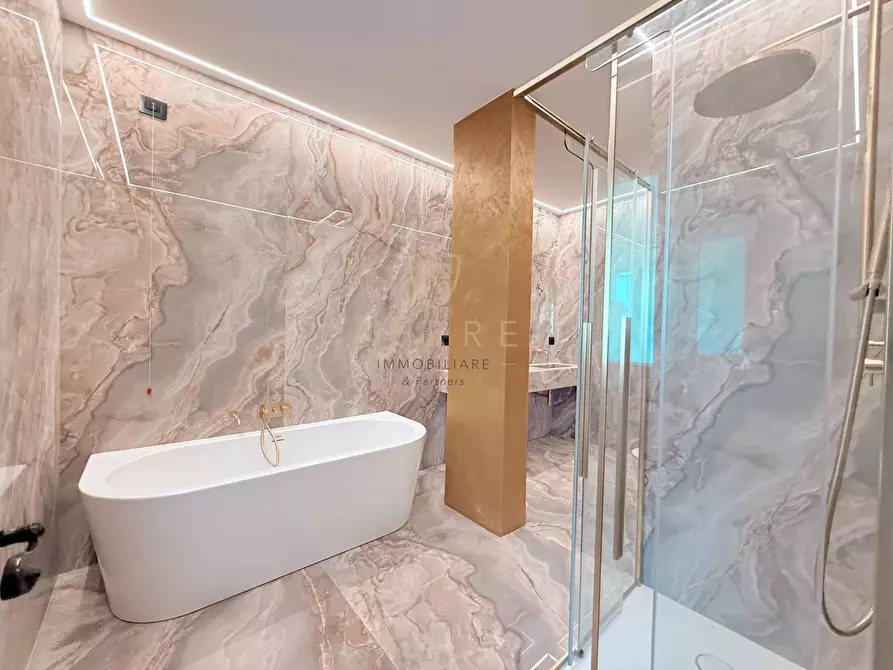 Immagine 40 di Attico in vendita  in Via Solferino 131 a Pescara