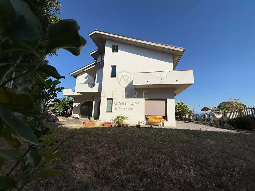 Immagine 4 di Villa in vendita  in Via Roma 3/A a Brittoli