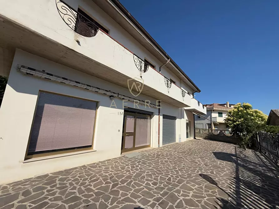 Immagine 5 di Villa in vendita  in Via Roma 3/A a Brittoli