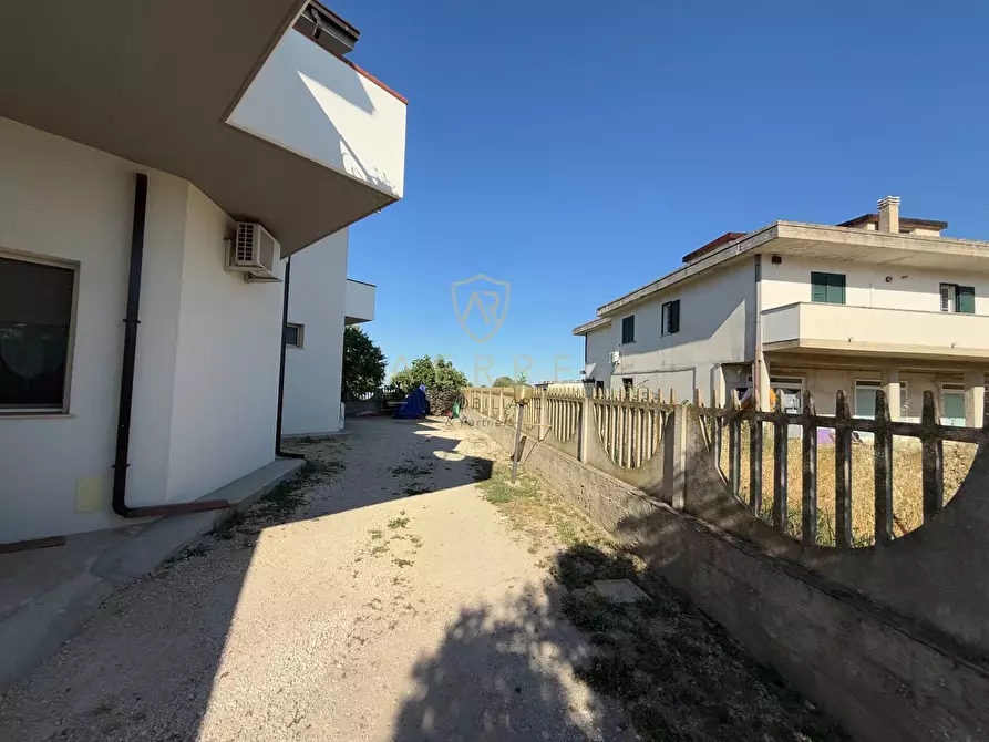 Immagine 8 di Villa in vendita  in Via Roma 3/A a Brittoli