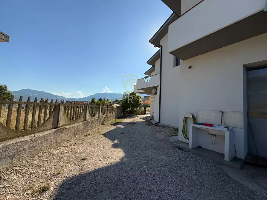 Immagine 12 di Villa in vendita  in Via Roma 3/A a Brittoli