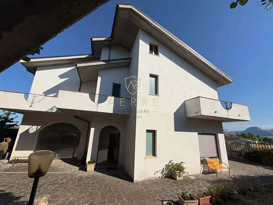 Immagine 2 di Villa in vendita  in Via Roma 3/A a Brittoli