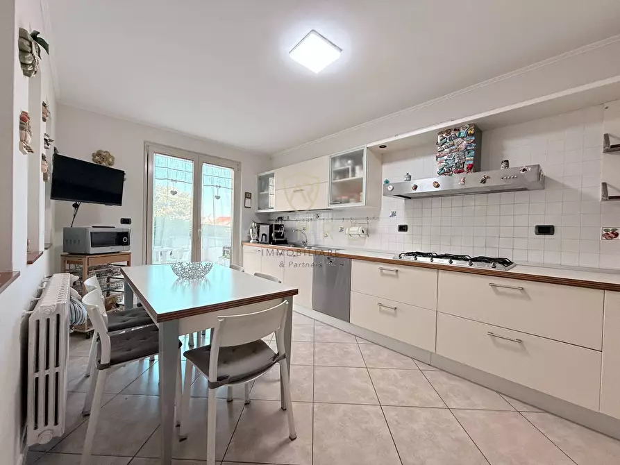 Immagine 19 di Villa in vendita  in Strada Licini 61 a Chieti