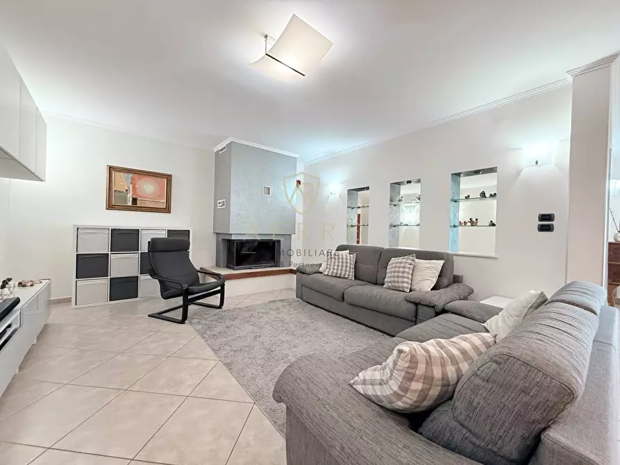 Immagine 11 di Villa in vendita  in Strada Licini 61 a Chieti