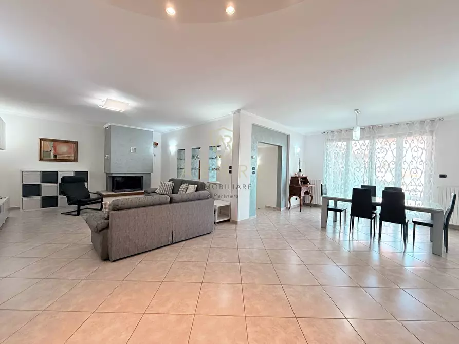 Immagine 9 di Villa in vendita  in Strada Licini 61 a Chieti