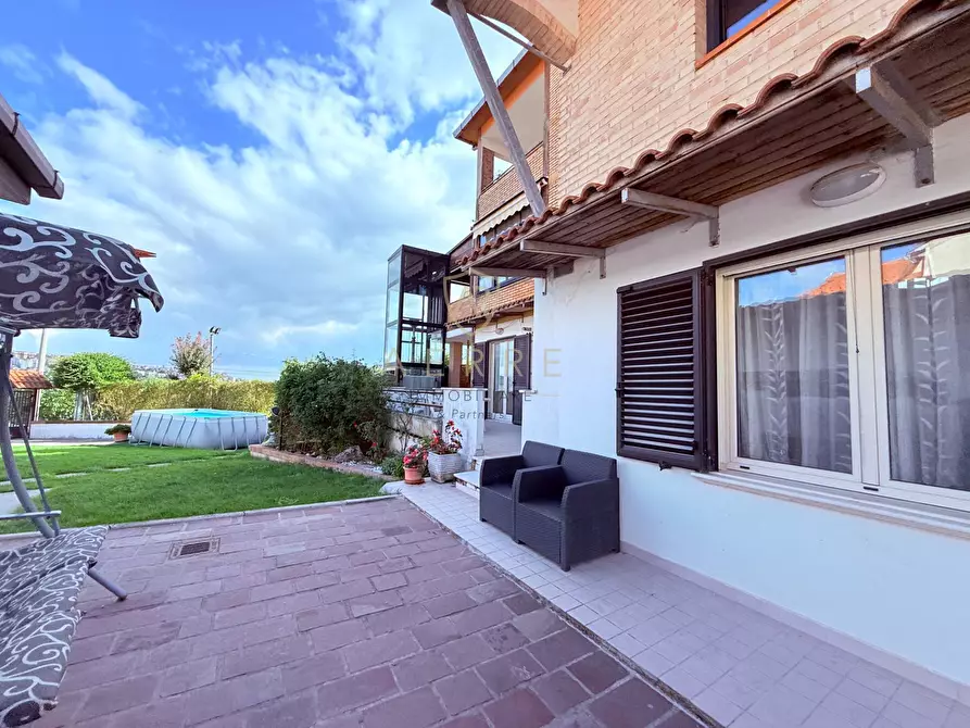 Immagine 43 di Villa in vendita  in Strada Licini 61 a Chieti