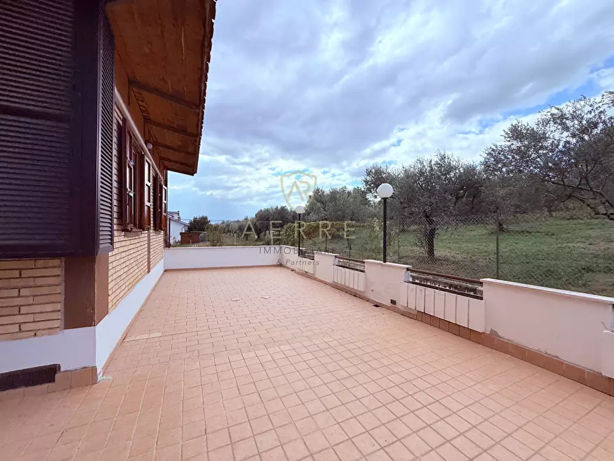 Immagine 23 di Villa in vendita  in strada Licini 61 a Chieti