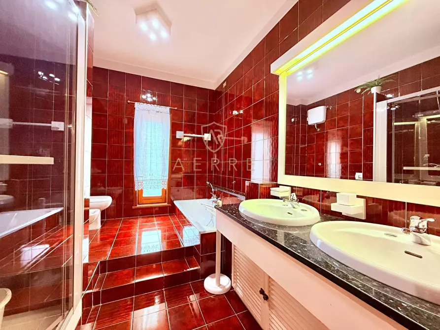 Immagine 9 di Villa in vendita  in strada Licini 61 a Chieti