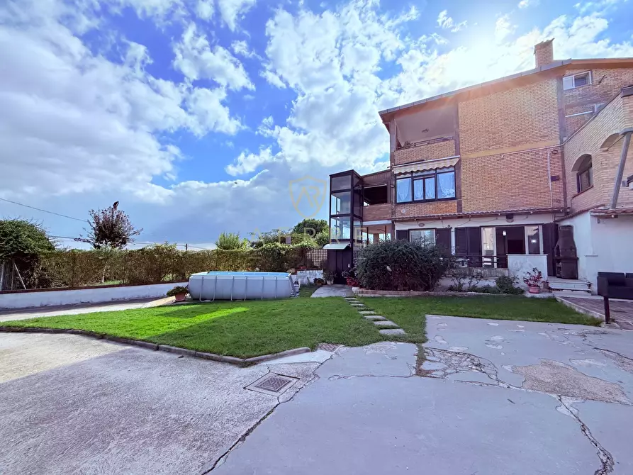 Immagine 35 di Villa in vendita  in strada Licini 61 a Chieti