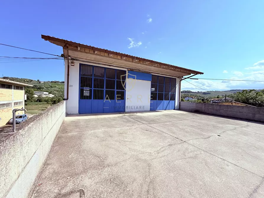 Immagine 2 di Casa indipendente in vendita  in Contrada Val di Foro 61 a Ari