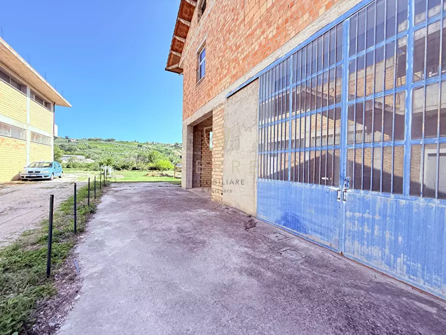 Immagine 6 di Casa indipendente in vendita  in Contrada Val di Foro 61 a Ari