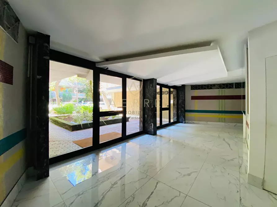 Immagine 11 di Appartamento in vendita  in Viale Kennedy 78 a Pescara