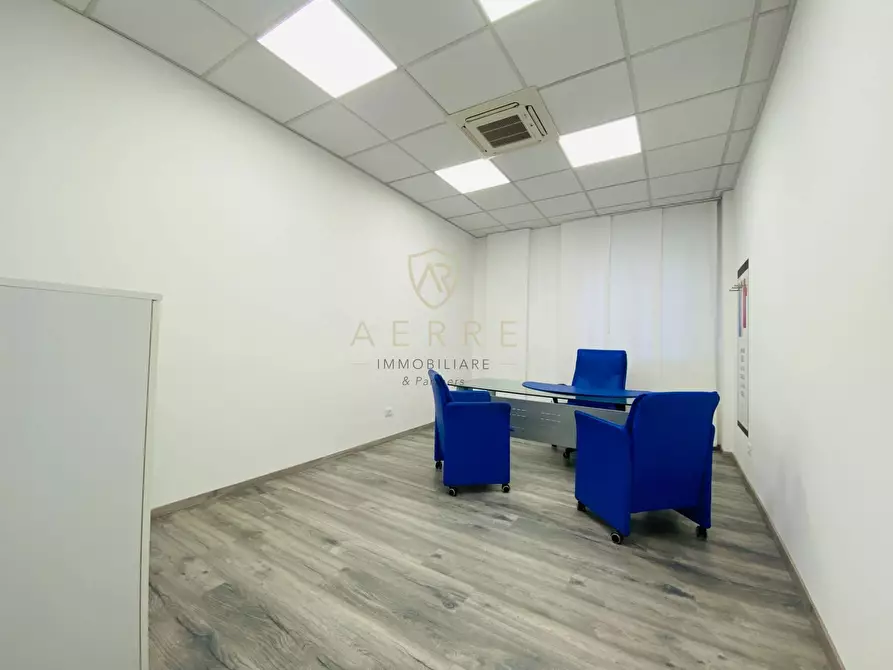 Immagine 12 di Ufficio in affitto  in Via Chieti 20 a Pescara