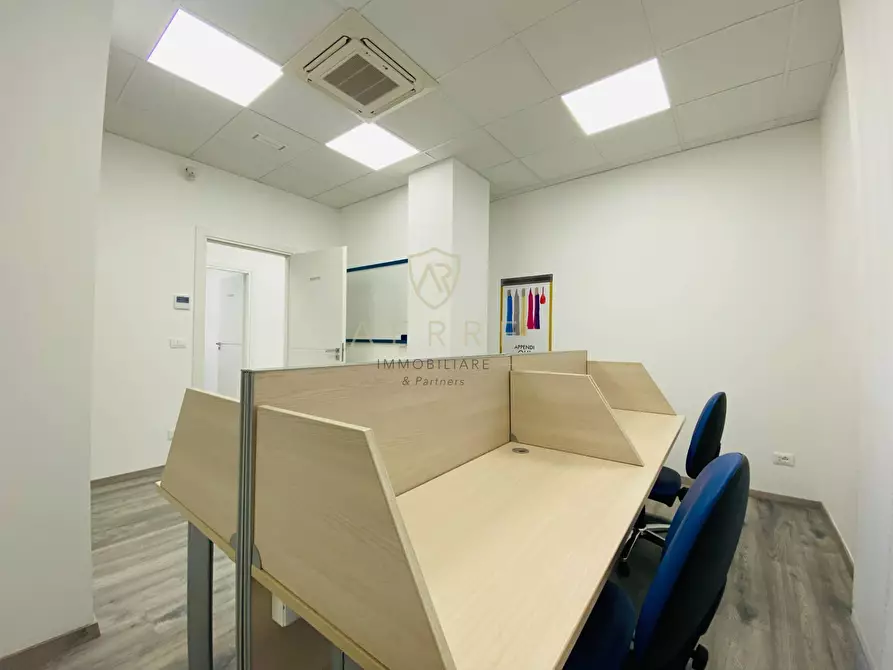 Immagine 10 di Ufficio in affitto  in Via Chieti 20 a Pescara