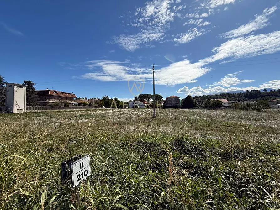 Immagine 12 di Terreno residenziale in vendita  in SR5 MANOPPELLO a Manoppello