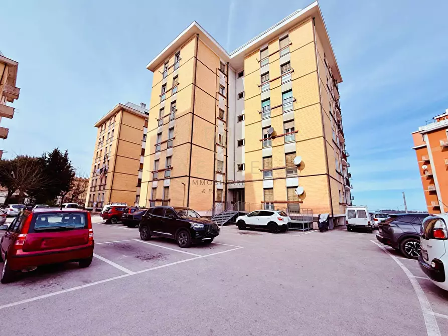 Immagine 3 di Appartamento in vendita  in Via Milano 1 a Chieti
