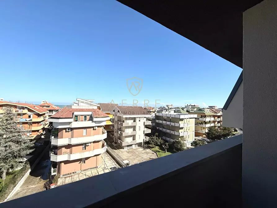 Immagine 23 di Attico in vendita  in Viale Monte Sirente 17 a Francavilla Al Mare