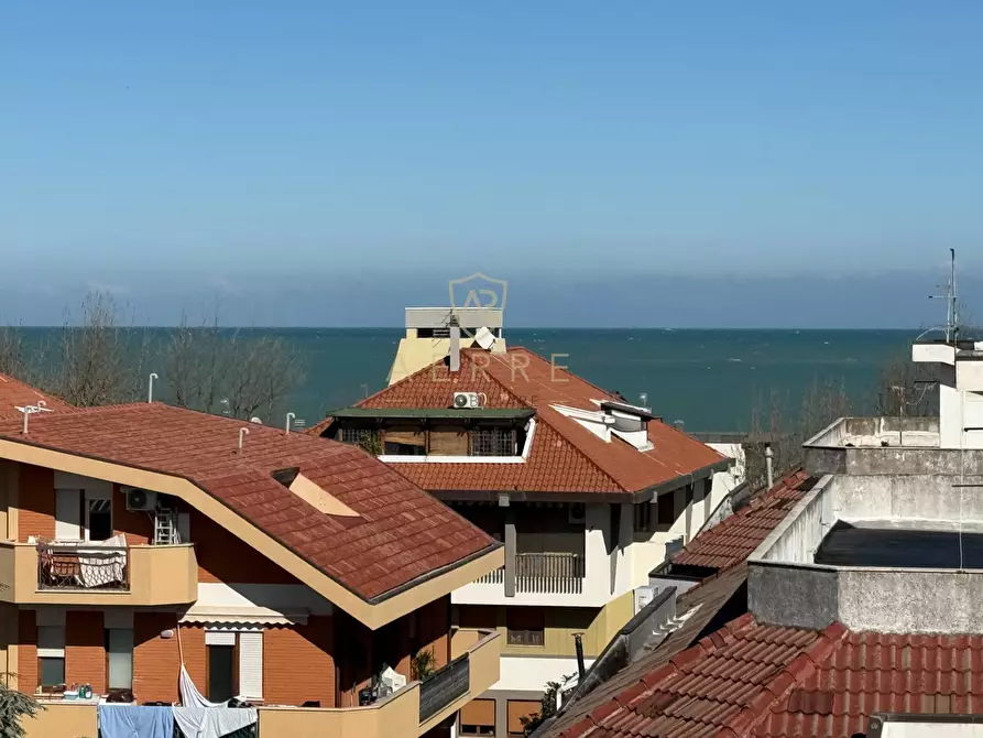 Immagine 47 di Attico in vendita  in Viale Monte Sirente 17 a Francavilla Al Mare