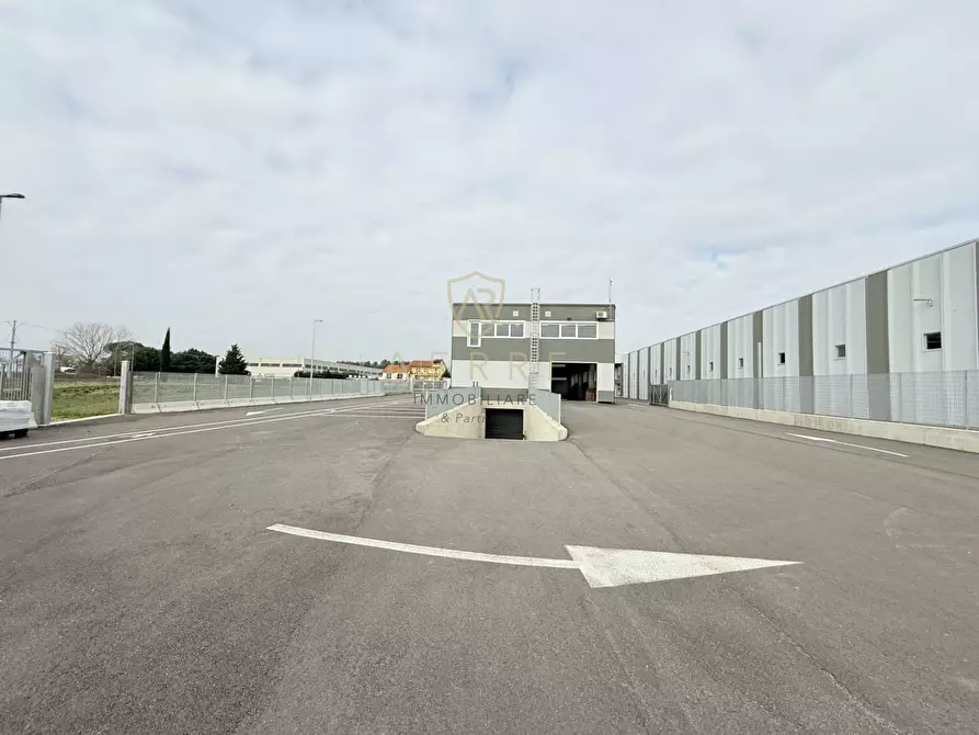 Immagine 13 di Ufficio in affitto  in Via Nazionale 40/A a Cepagatti