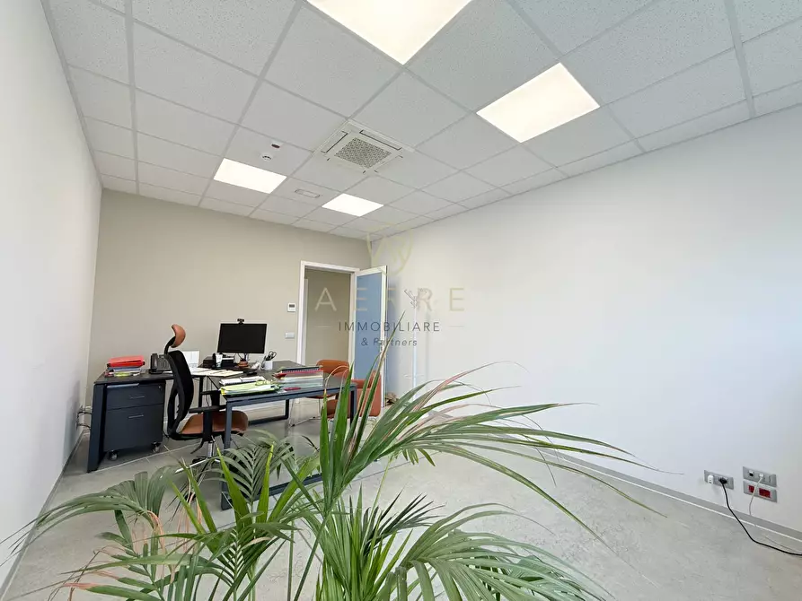 Immagine 36 di Ufficio in affitto  in Via Nazionale 40/A a Cepagatti