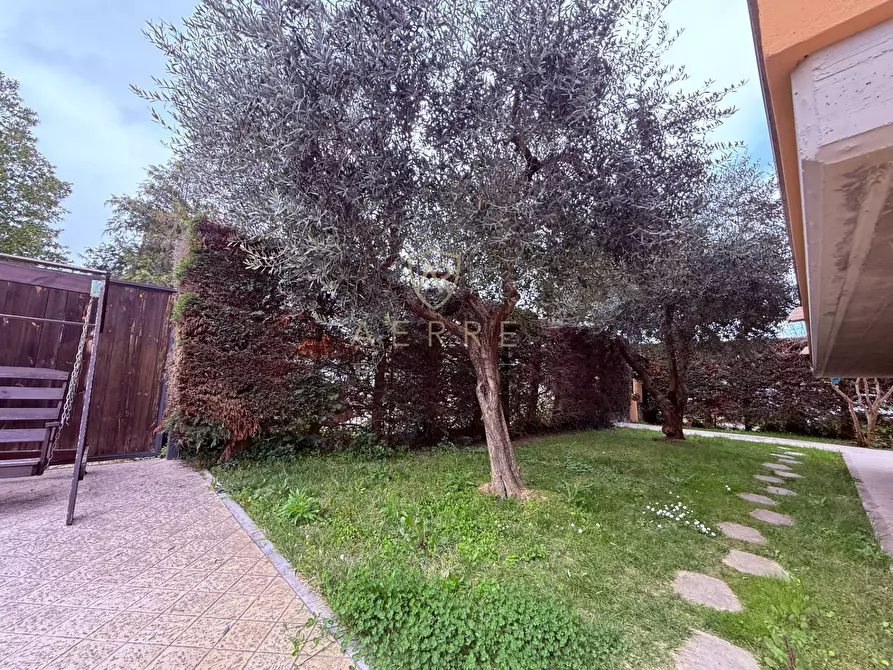 Immagine 5 di Casa semindipendente in vendita  in Via Bologna 1/A a Cepagatti