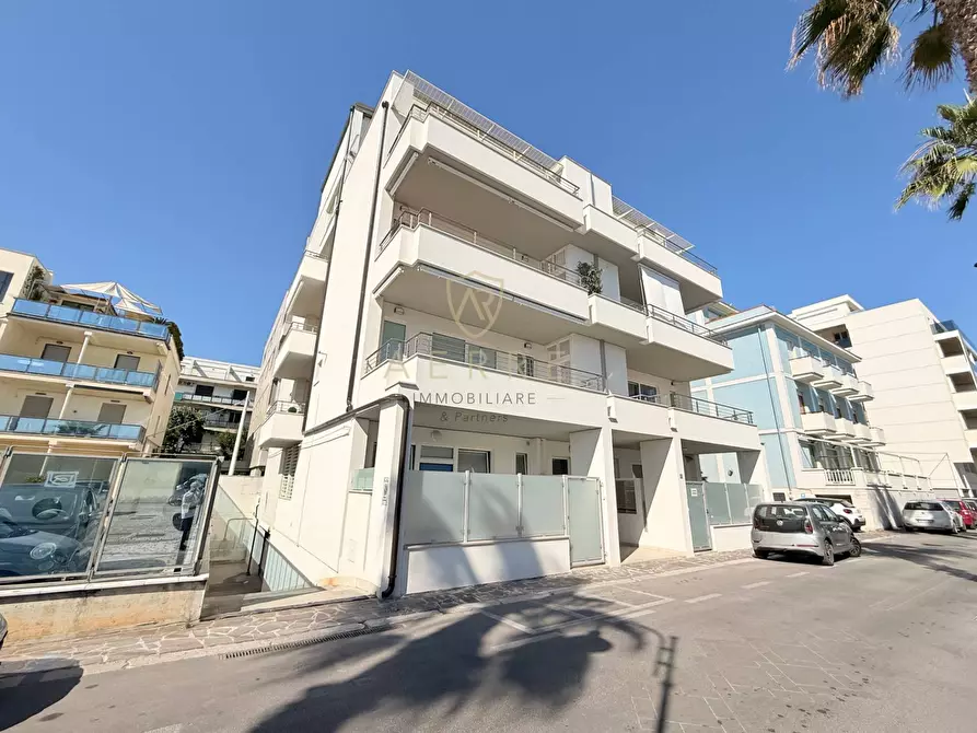 Immagine 1 di Appartamento in vendita  in Lungomare J.F. Kennedy 11 a Francavilla Al Mare
