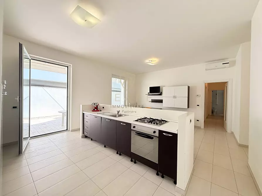 Immagine 8 di Appartamento in vendita  in Lungomare J.F. Kennedy 11 a Francavilla Al Mare