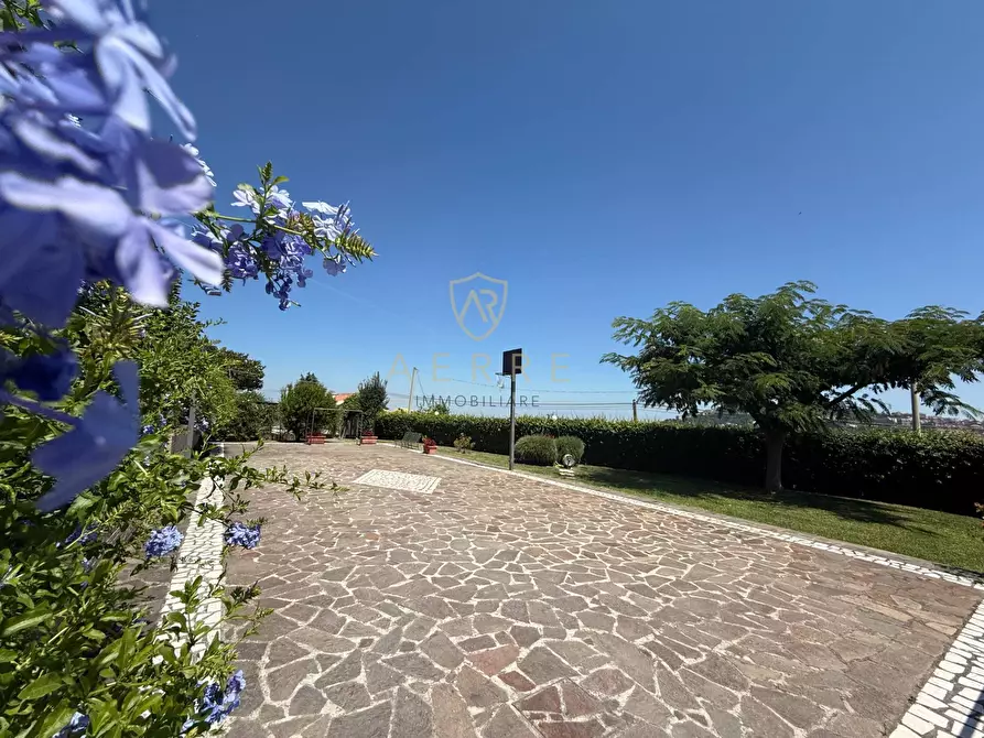 Immagine 67 di Casa semindipendente in vendita  in Strada Licini 61 a Chieti