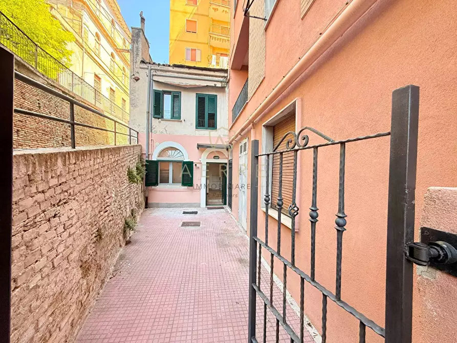 Immagine 1 di Appartamento in vendita  in Via Beniamino e Giovanni D'Andrea 2 a Chieti