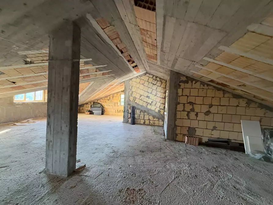 Immagine 60 di Villa in vendita  in Via Roma 3/A a Brittoli