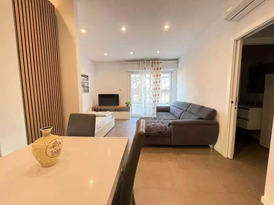 Immagine 3 di Appartamento in affitto  in Viale Mantova 82 a Rimini