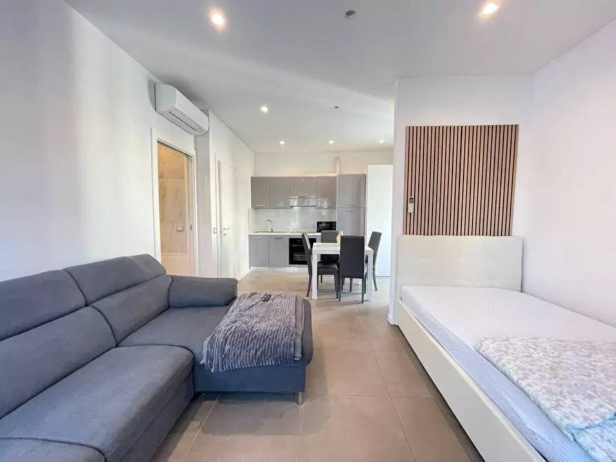 Immagine 9 di Appartamento in affitto  in Viale Mantova 82 a Rimini