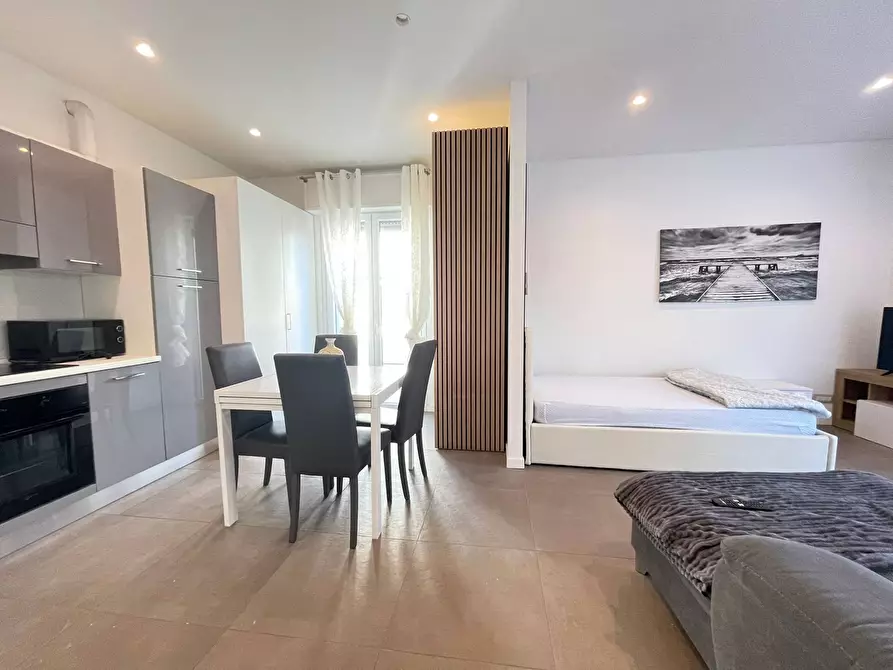 Immagine 10 di Appartamento in affitto  in Viale Mantova 82 a Rimini