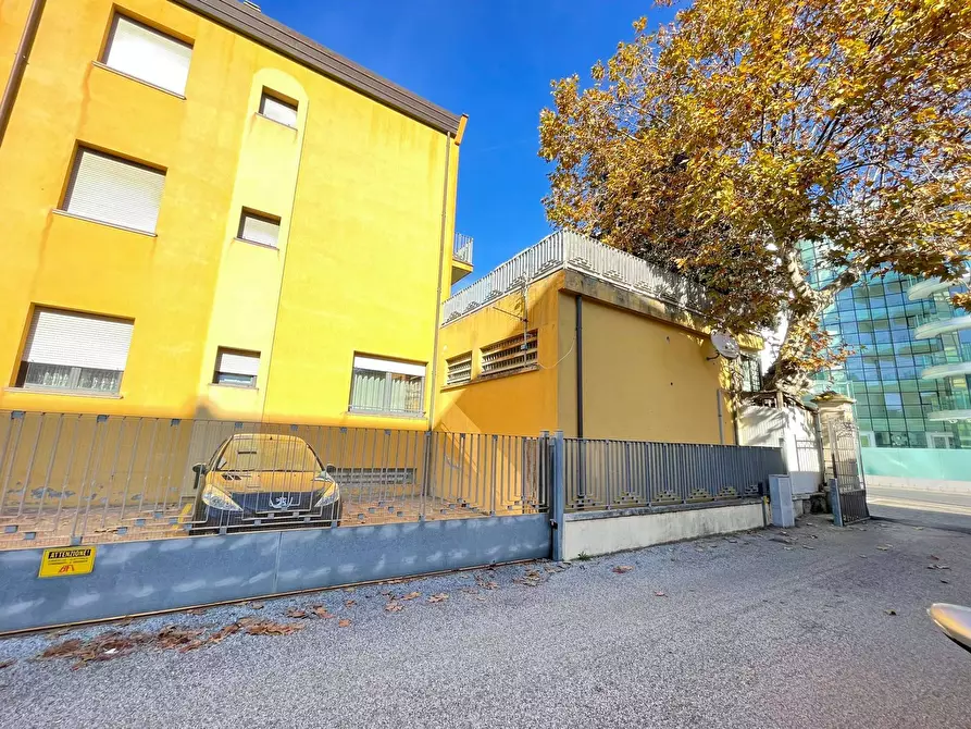 Immagine 16 di Appartamento in affitto  in Viale Regina Elena 45 a Rimini