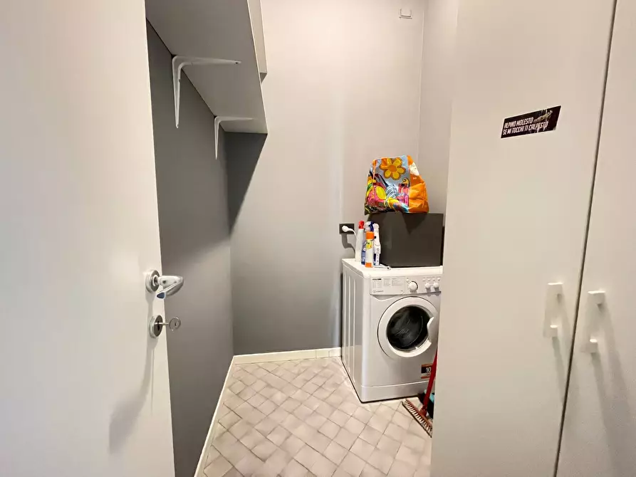 Immagine 7 di Appartamento in affitto  in Viale Regina Elena 45 a Rimini