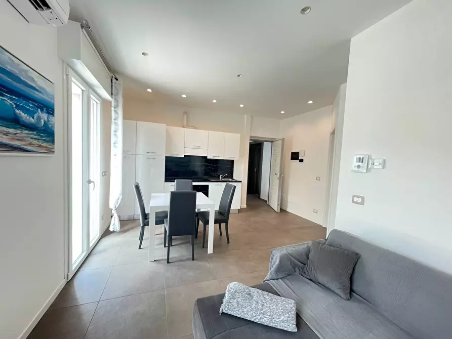 Immagine 2 di Appartamento in affitto  in Viale Mantova 82 a Rimini