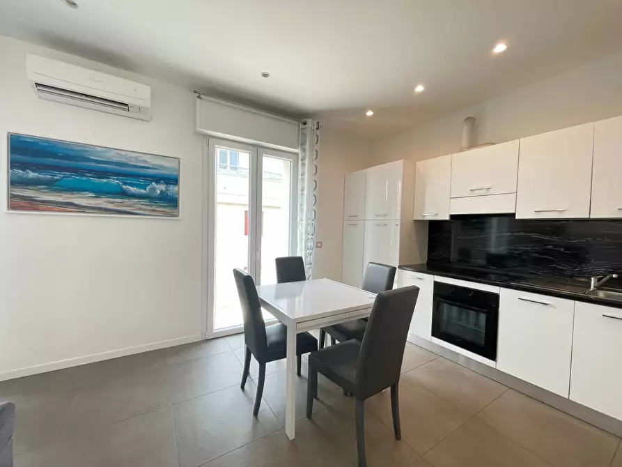 Immagine 19 di Appartamento in affitto  in Viale Mantova 82 a Rimini