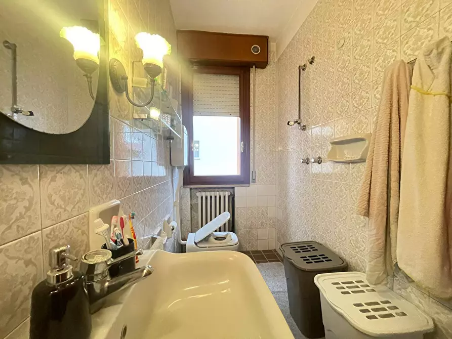 Immagine 11 di Appartamento in vendita  in via melucci 8 a Rimini