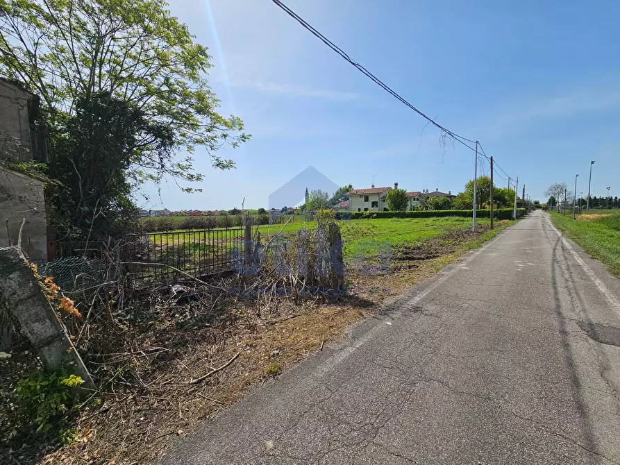 Immagine 7 di Rustico / casale in vendita  a San Donà Di Piave